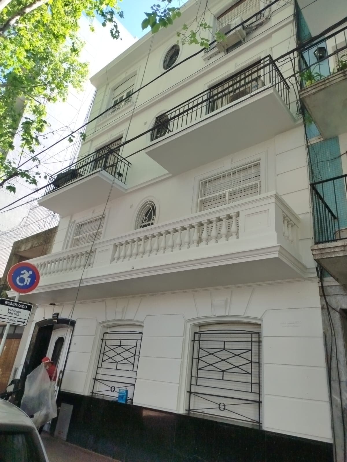 Después — Pintura en Frente del Edificio